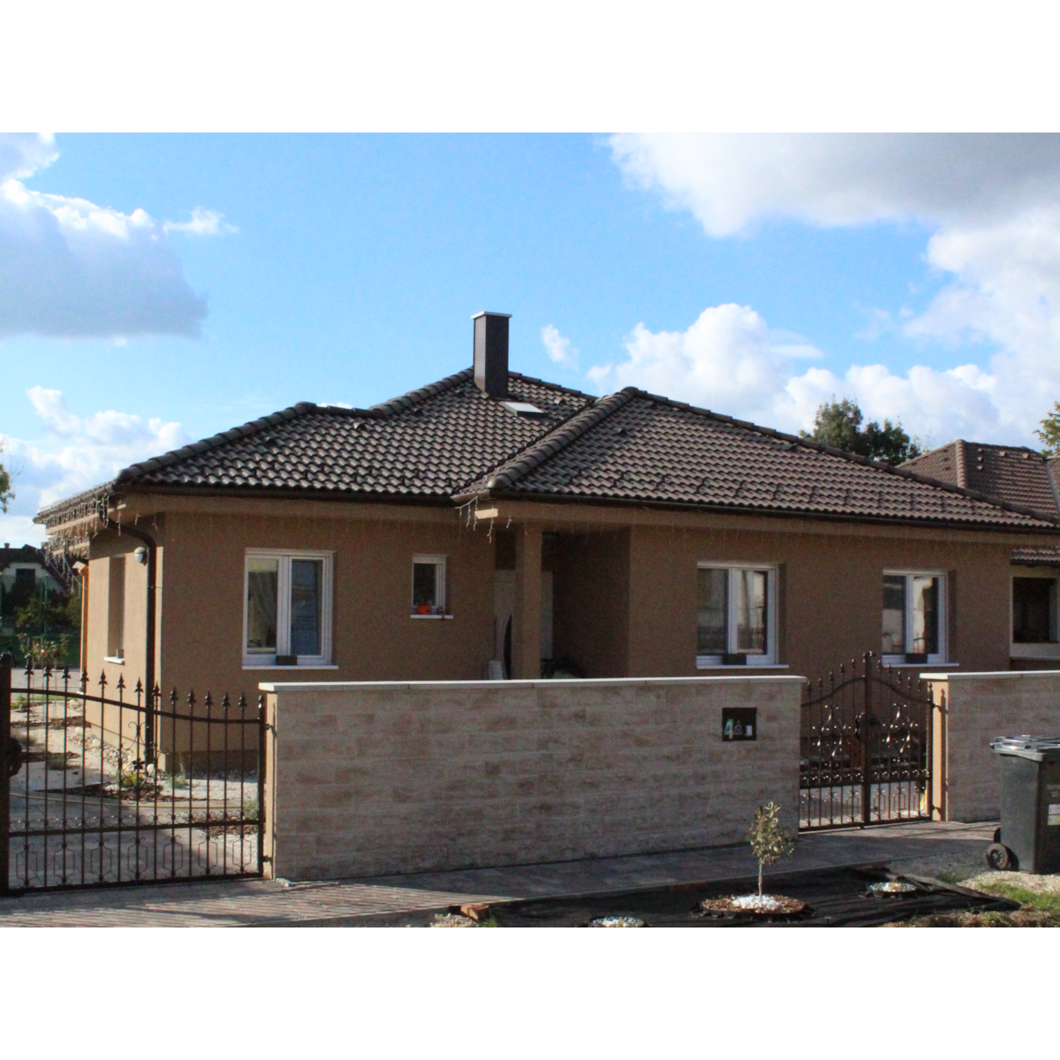 AGKFU5184 családi ház nettó: 99,7 m²