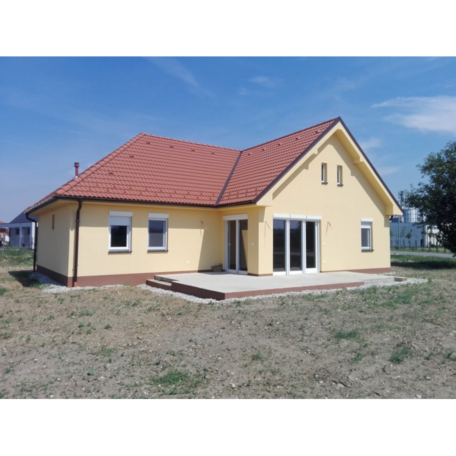 BDNC25969 családi ház nettó: 109,74 m²